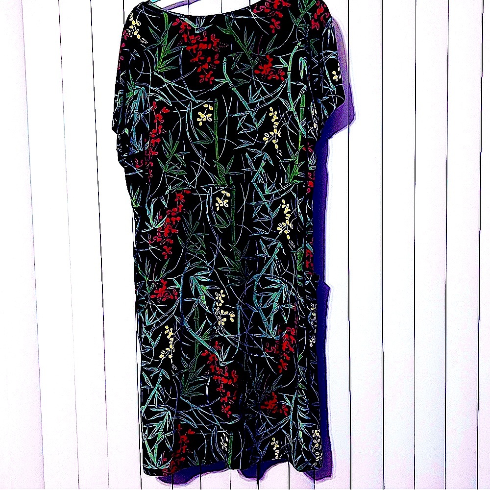 Beautiful bamboo with details on pockets and button